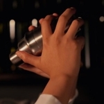 「シェイクに空気は関係ない」バーテンダーの実験が話題に