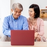 セカンドライフは年収300万あればやっていけそうだね！　※画像はイメージです（ponta1414/stock.adobe.com）