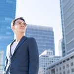 次のステップへ進むけど、良い会社だった…　※画像はイメージです（taka/stock.adobe.com）