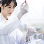 化学業界の平均年収ランキング1位は？　※画像はイメージです（milatas/stock.adobe.com）