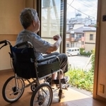 8割強の人が「親の介護施設入居には親の資産をあてにしている」　※画像はイメージです（ururu/stock.adobe.com）