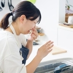 家の気になる臭いは「キッチンの料理・生ゴミ臭」が最多　※画像はイメージです（polkadot/stock.adobe.com）