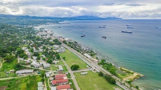 中国が影響力を高めるソロモン諸島…首都ホニアラの風景（gshakwon/stock.adobe.com）