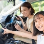 カーナビでテレビが見えると、ドライブがより楽しくなりますね　※画像はイメージです（miya227/stock.adobe.com）