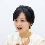 インタビューに応じる伊原六花さん