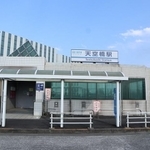 京急空港線の天空橋駅（photoAC）