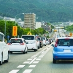 エンジンブレーキは、ブレーキランプが点灯しないため後続車に分かりづらいことも　※画像はイメージです（show999/stock.adobe.com）