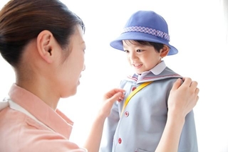 譲ってほしいと思う園・学校グッズは「制服や体操服」が最多　※画像はイメージです（Paylessimages/stock.adobe.com）