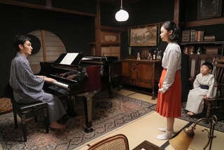 「もう、ようわからへんさかい、先生殺したるって気持ちで」歌うと、スズ子の中で何かが弾けた　(C)NHK