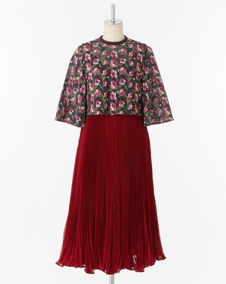 ADELLY（アデリー）「レイヤードスタイルワンピース」のボルドーベース（アデリー提供）