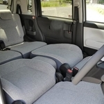 車中泊の際の寝方は、「運転席・助手席で背もたれを倒して寝る」が最多　※画像はイメージです（photoAC）