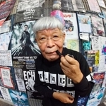 「ペパーの扉は誰に対しても開かれているが、覚悟を決めて入ってきてほしい」とにやりと笑う能勢さん。「毒にも薬にもならないものは文化と言えないからね」（魚眼レンズ使用）