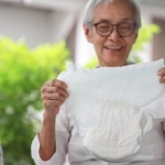 大人のオムツ、抵抗感の原因は…？(Satjawat/stock.adobe.com)