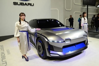 スバルのコンセプトモデル。今回のトレンドはシルバーなのかも知れません