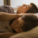結婚したら寝室は分けたい？　※画像はイメージです（naka/stock.adobe.com）