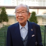 ３８年ぶりの日本一を達成した阪神や岡田監督について話す吉田さん（兵庫県宝塚市）