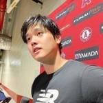 試合後、取材に応じる大谷翔平選手＝2023年5月4日（撮影・佐藤啓）