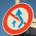 この標識の意味…正確に分かりますか？（毅 手塚/stock.adobe.com）