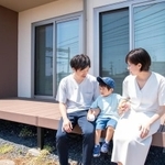 もっと子育て支援や福祉に力を入れている街に住んだほうがよかったかもしれません　※画像はイメージです（tatsushi/stock.adobe.com）