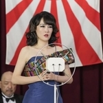 特攻隊員たちの前で「別れのブルース」を歌う茨田りつ子（菊地凛子）　(C)NHK