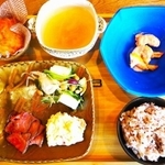 好きな総菜と好きな器を自分流にコラボレーション