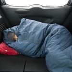 冬山用寝袋があっても冬の夜は寒い…※画像はイメージです（carbondale:stock.adobe.com）