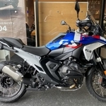 第一印象こそ大きいものの、ひとたび跨がって走り出すと非常に軽快なR1300GS