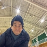 避難所から出演ドラマの告知をした俳優の勢登健雄さん（本人提供）