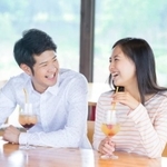 マッチングアプリで出会ったお相手との初デートは「お昼にカフェ」が最も好印象　※画像はイメージです（Paylessimages/stock.adobe.com）