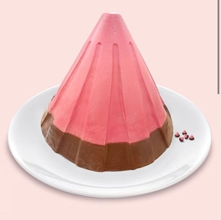 明治が紹介する超巨大アポロチョコ。レシピはツッコミどころ満載です！（いずれも明治ホームページから）