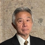 国会内で会見に臨む盛山正仁文部科学相