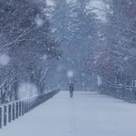 雪道で転びにくい上手な歩き方とは…！？※画像はイメージです（半ライス大盛り^^/PhotoAC）
