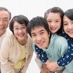 みなさんの「これまでの人生における自身の幸福度」は何点？　※画像はイメージです（photoAC）