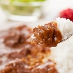 ポリ袋でも作れるカレーライス※画像はイメージです（funny face/stock.adobe.com）