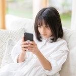 小学校高学年の約9割が「子ども専用の端末を所有」していることが判明　※画像はイメージです（naka/stock.adobe.com）