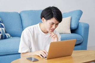 ネットの利用時のトラブル、「解決しておらずそのまま」が約2割　※画像はイメージです（siro46/stock.adobe.com）