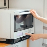 一人暮らしに必要な家具・家電は「電子レンジ」が1位　※画像はイメージです（buritora/stock.adobe.com）