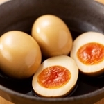 マヨネーズに漬けても美味しい味付け卵※画像はイメージです（ISHI/stock.adobe.com）