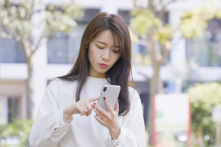 Webサイトの表示が遅い場合、どのくらいの時間でストレスを感じますか？　※画像はイメージです（polkadot/stock.adobe.com）