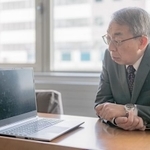 みなさんは職場で「肩たたき」に遭ったことありませんか？