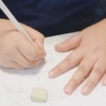 自ら中学受験を選び、私立中に進学した娘さんのエピソードがXで話題に（photoACより「sorara」さん撮影、イメージ画像）