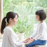 子どもから「赤ちゃんはどこからくるの？」と聞かれたときの答え方は？　※画像はイメージです（siro46/stock.adobe.com）