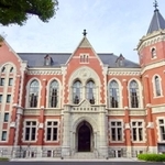 慶応義塾大学(route134/stock.adobe.com)