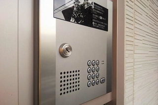 物件を探す際に必須とされることが多いセキュリティ設備は？　※画像はイメージです（photoAC）