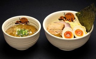麺屋とがしグループ系列店「らーめんかいじ泉店」で提供しているつけ麺（提供）
