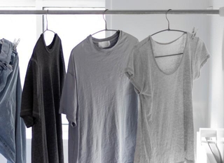 洗濯物を早く乾かすライフハックとは！？※画像はイメージです（poko42/stock.adobe.com）