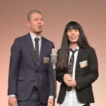 金属バット（左：小林圭輔、右：友保隼平）