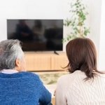 子育て卒業後に楽しみたい“懐かしのドラマ”1位は(miya227/stock.adobe.com)
