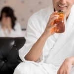 酒を飲むと暴言を吐くように　どうすればよいのでしょうか（buritora/stock.adobe.com）