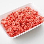 ひき肉丸ごとステーキは、美味しいか不味いか…料理研究家のリュウジが検証（K/stock.adobe.com）